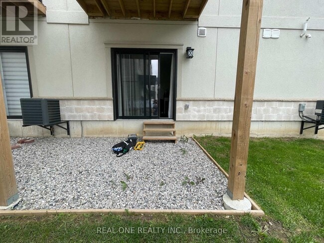 Building Photo - 435-435 Callaway Rd