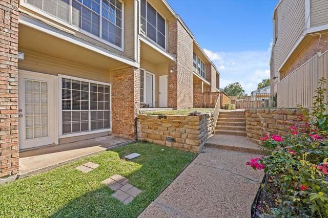 Building Photo - 3550 Country Square Dr