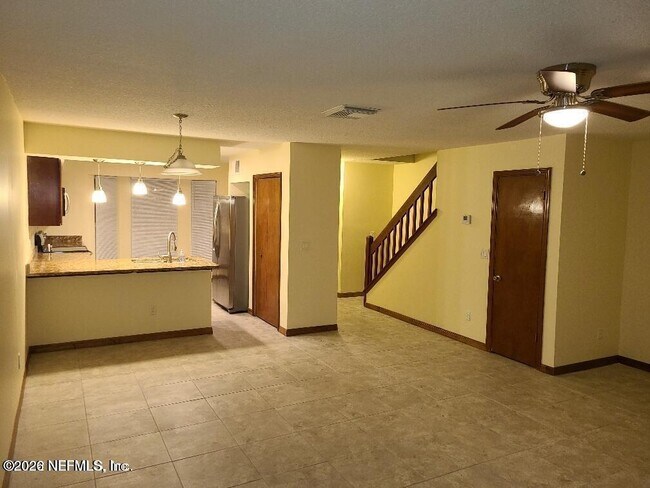 Foto del edificio - 5673 Bennington Dr