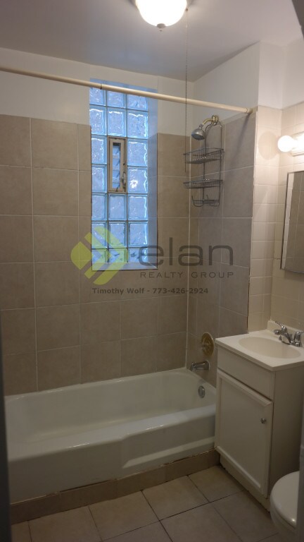 Foto del edificio - 2414 W Byron St