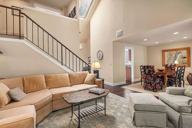 Photo - 1627 159th PL NE Townhome
