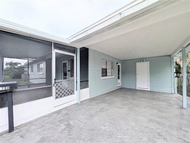 Foto del edificio - 1708 Bayshore Gardens Pkwy