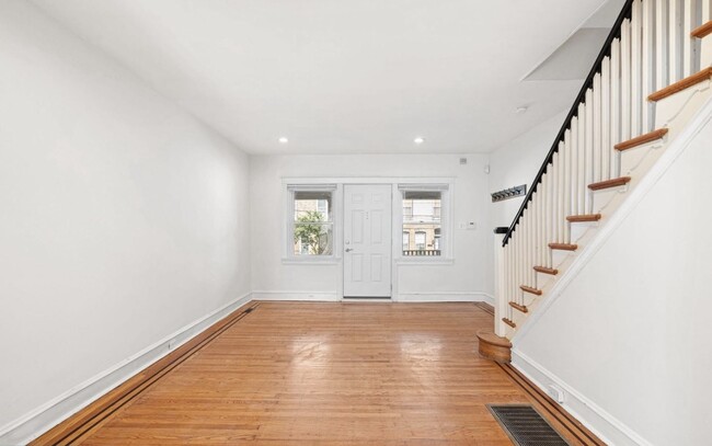Building Photo - 871 N 22nd St