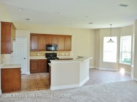 Building Photo - 824 N End St