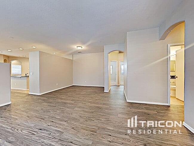 Building Photo - 8328 W Pima St