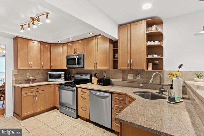 Building Photo - 19300 Frenchton Pl