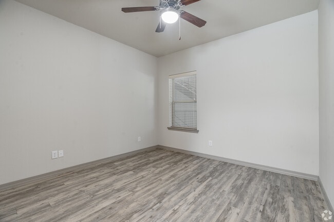 Foto del edificio - Live Oak Apartments