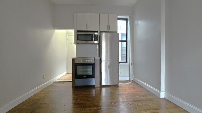 Building Photo - 523 W 156th St