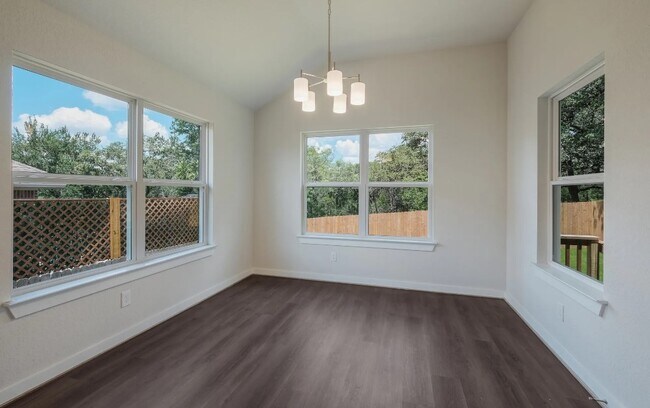 Dining/b-fast area - 417 Foxbrook Way