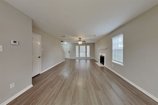 Foto del edificio - 16319 Cypress Trace Dr