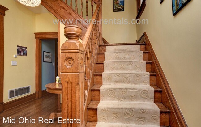 Building Photo - 4 br, 3.5 bath House - 1382 Neil Ave