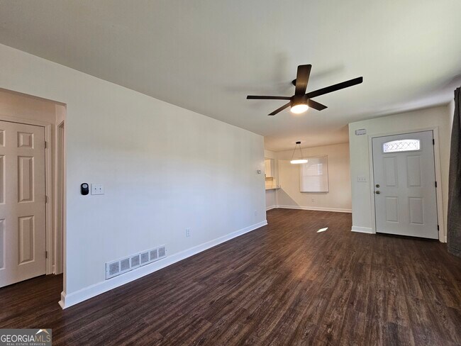 Foto del edificio - 2662 Macon Dr SE