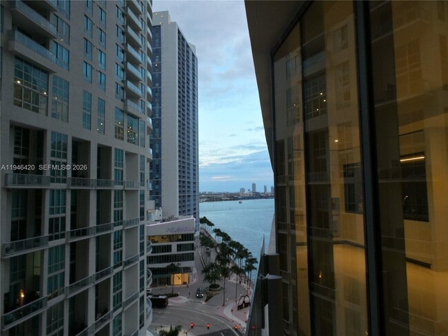 Building Photo - 300 Biscayne Blvd Way