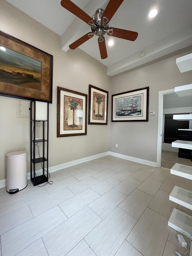 Foto del edificio - 7524 Fountain Ave