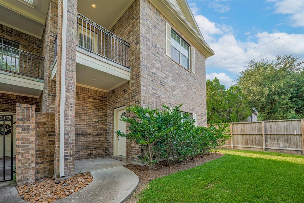 Foto principal - 2865 Westhollow Dr