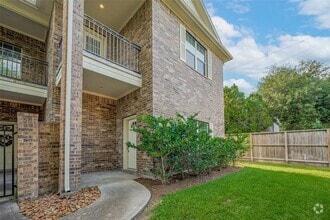 Building Photo - 2865 Westhollow Dr