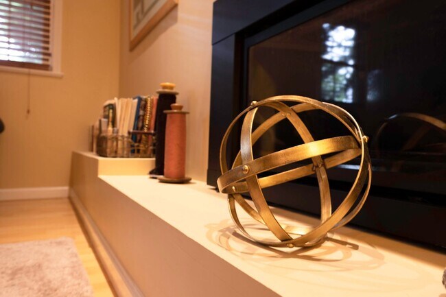 Foto del edificio - Amazingly Beautiful Fully Renovated 4BR/DEN/3FB/GAR North Bethesda Home