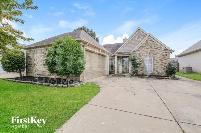 Foto del edificio - 8595 Shady Elm Dr
