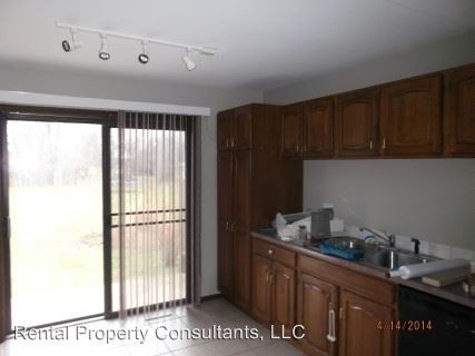 Building Photo - 6425-6427 Bella Vista Dr NE