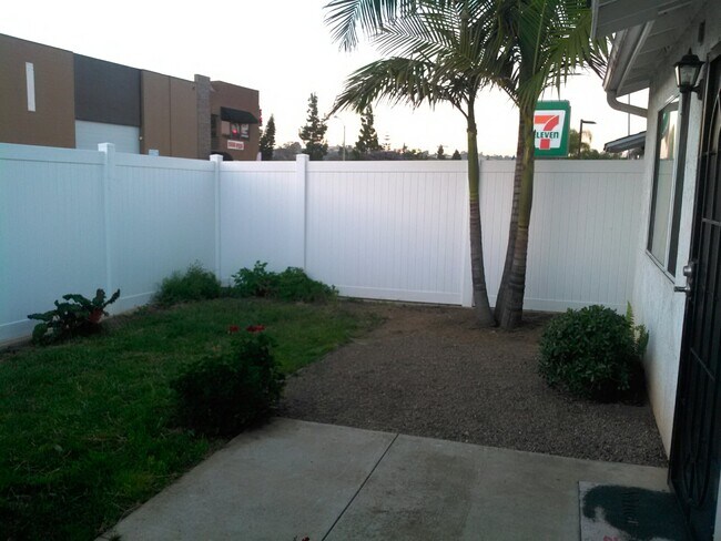 Foto del edificio - 2255 Garnet Ave