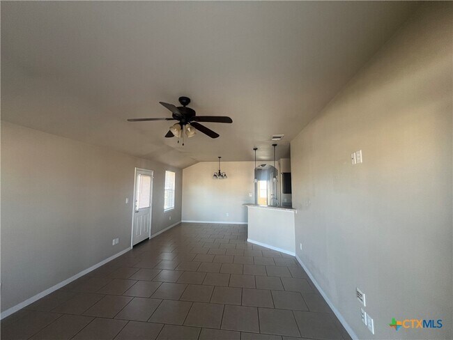 Foto del edificio - 1206 Loyal Ln