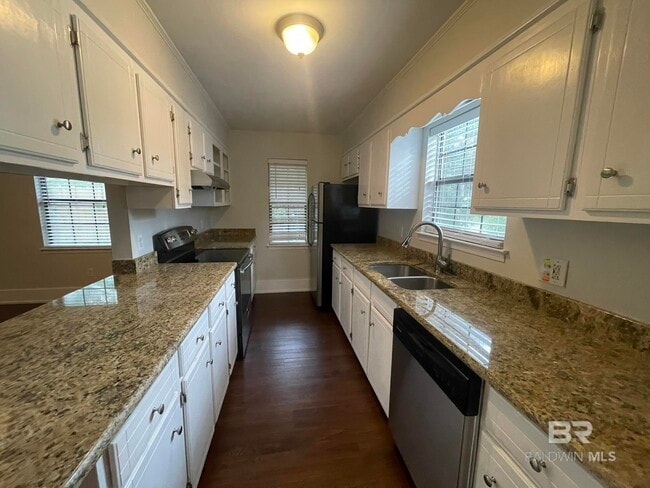 Building Photo - 107 Brentwood Dr