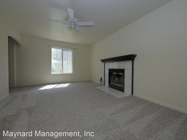 Building Photo - 3 br, 2.5 bath House - 3373 Silver Rapids ...