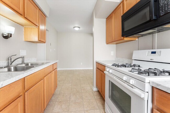 Foto del edificio - 24587 Kelly Rd