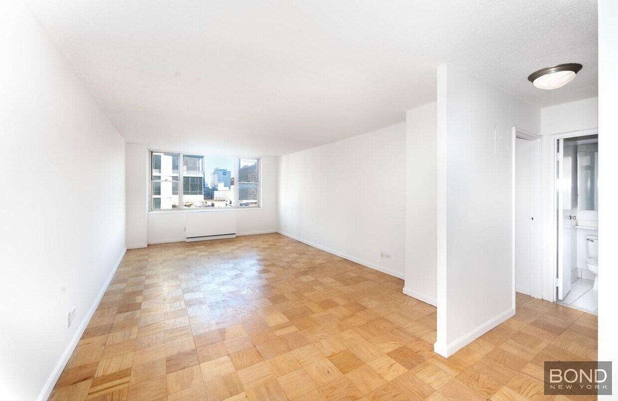 Foto principal - 166 E 34th St