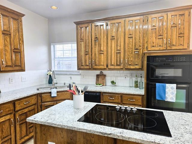 Foto del edificio - 9614 Heartstone Ln