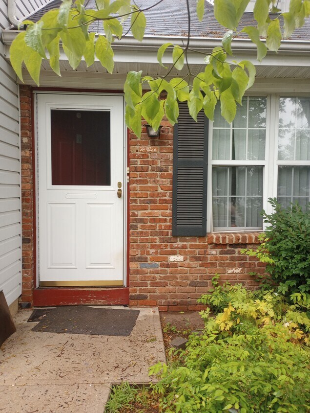 232 Tintern Ct, Somerset, NJ 08873 Townhome Rentals in Somerset NJ