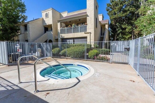 Building Photo - Santee 2 Bedroom 2 Bath Condo with Garage