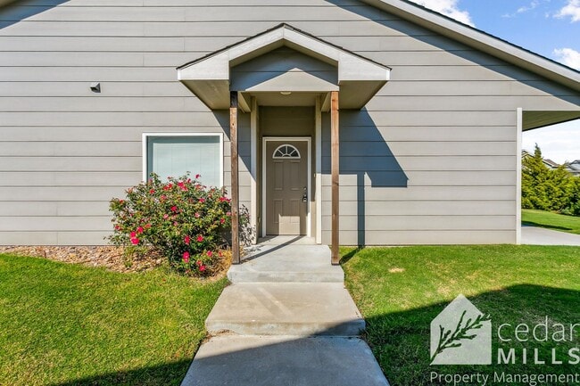 Foto del edificio - New Construction Across from McConnell! De...