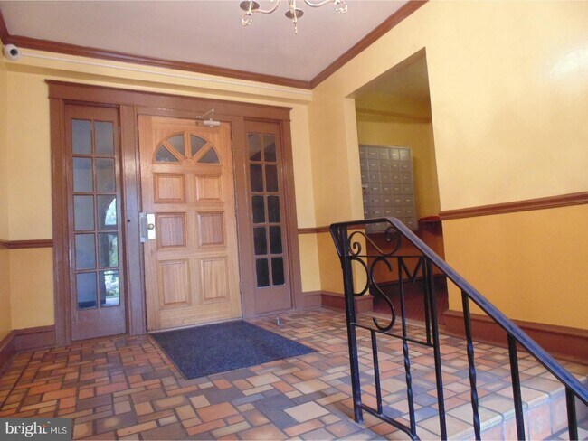 Foto del edificio - 7876 Spring Ave