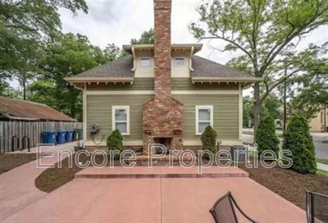 Building Photo - 1002 Monmouth Ave