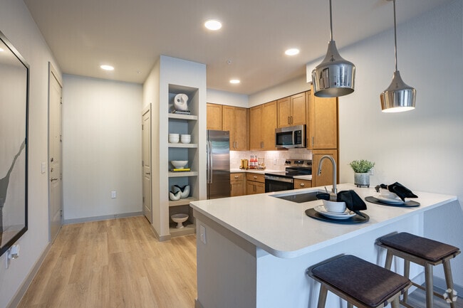 1BR-1BA-743SF-Kitchen - The Isla