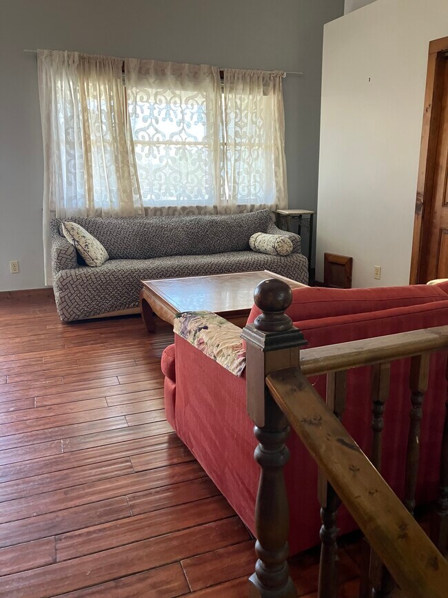 Foto del edificio - 43 Shasta Dr