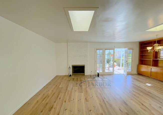 Building Photo - 2028 Elberon Ave