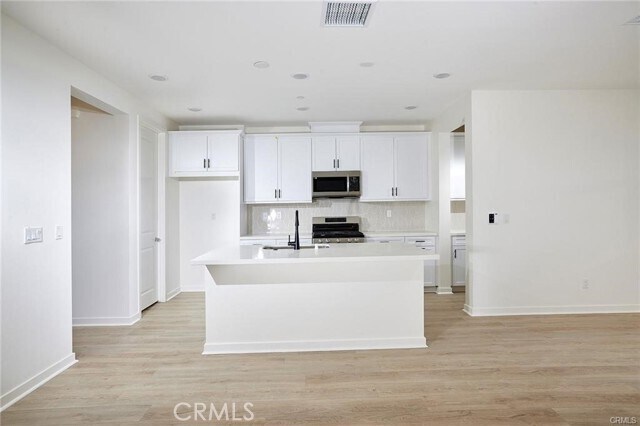 Foto del edificio - 944 N Divino Privado