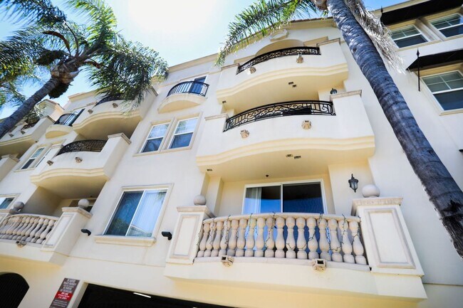 Foto del edificio - The Radford Studio City