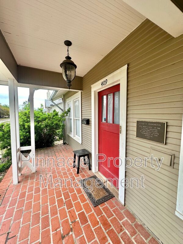 Building Photo - 409 S Washington St