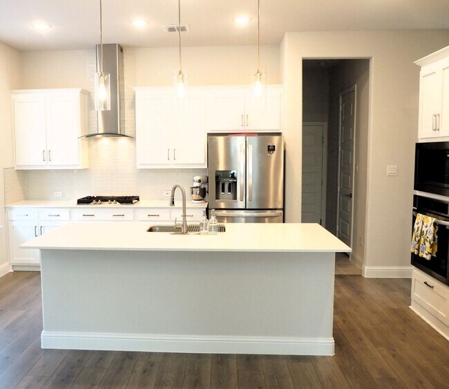 Foto del edificio - 321 Oak Hollow Way