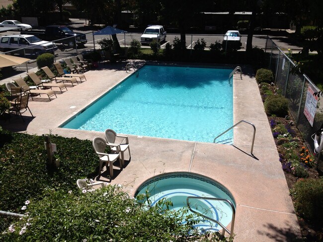 Foto del edificio - 349 S Union Rd