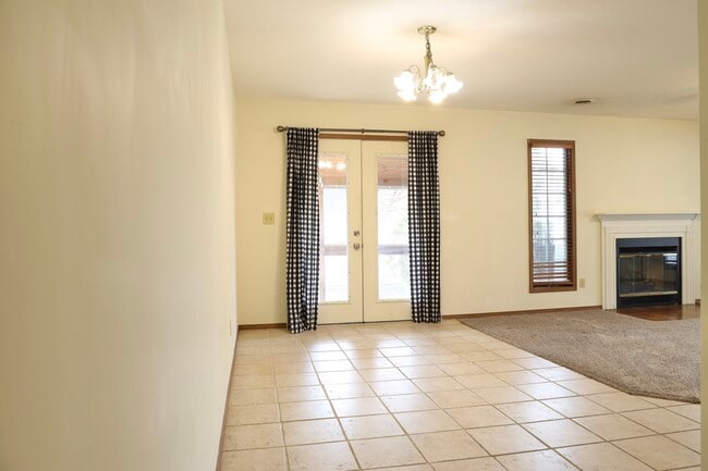 Building Photo - 1204 Devonshire Ln