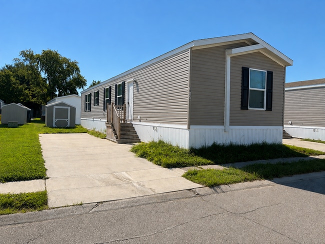 Building Photo - 38136 Ducharme Dr