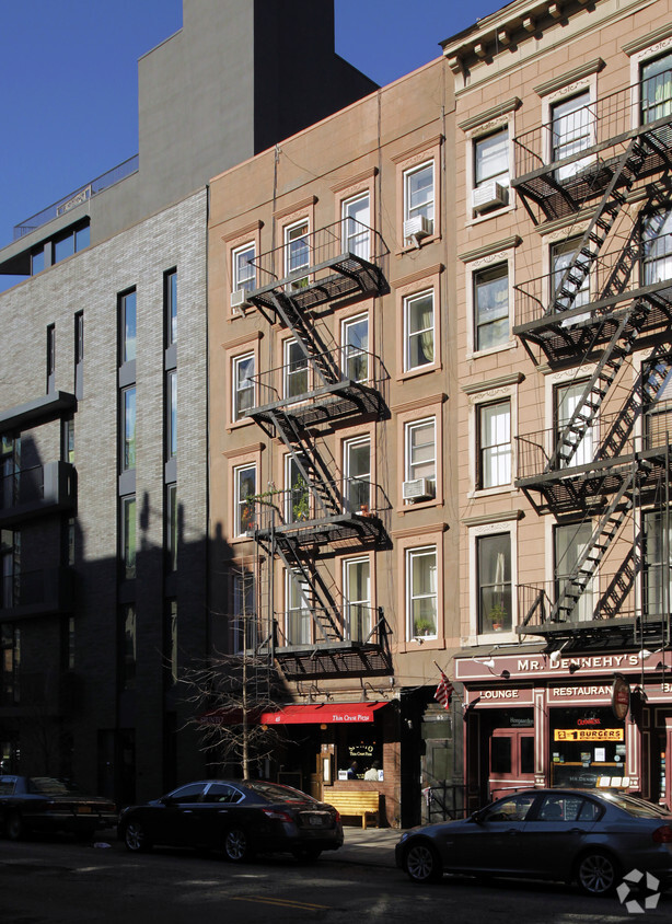 Primary Photo - 65 Carmine St