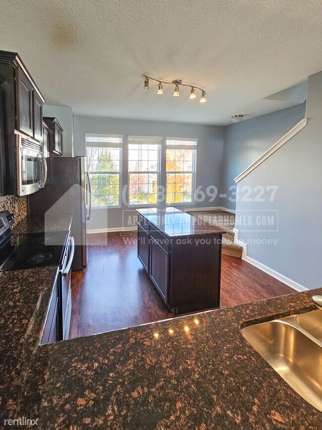 Foto del edificio - 2 br, 3 bath Townhome - 5927 Winberry Cree...