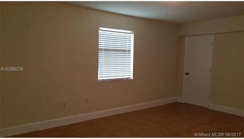 Building Photo - 9050 SW 157th Pl