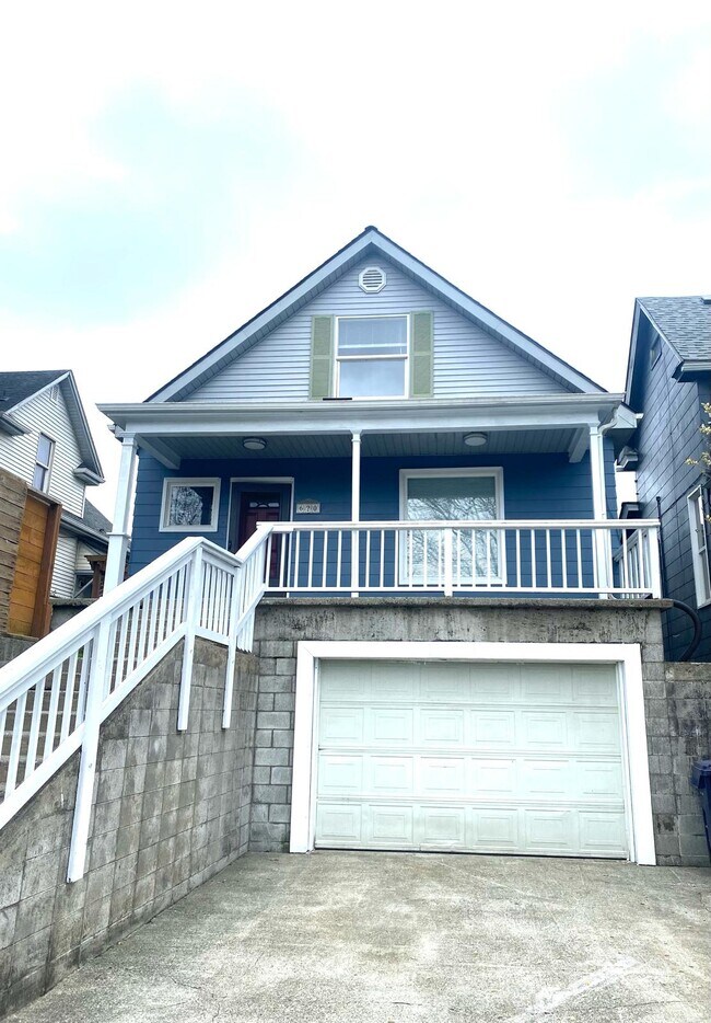 Building Photo - 620 S 35th St