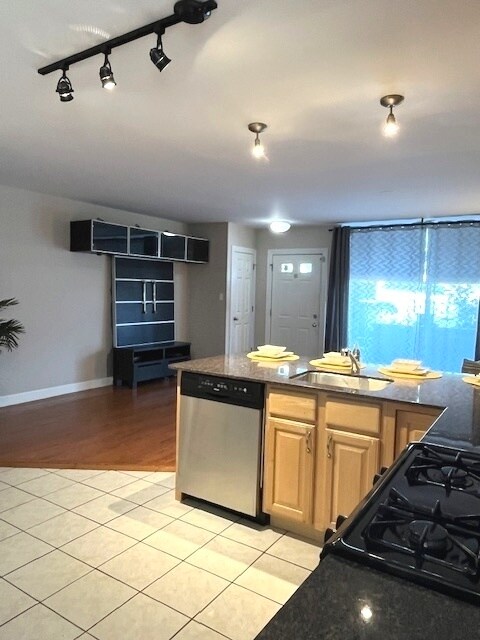 Foto del edificio - 2415 W Harrison St